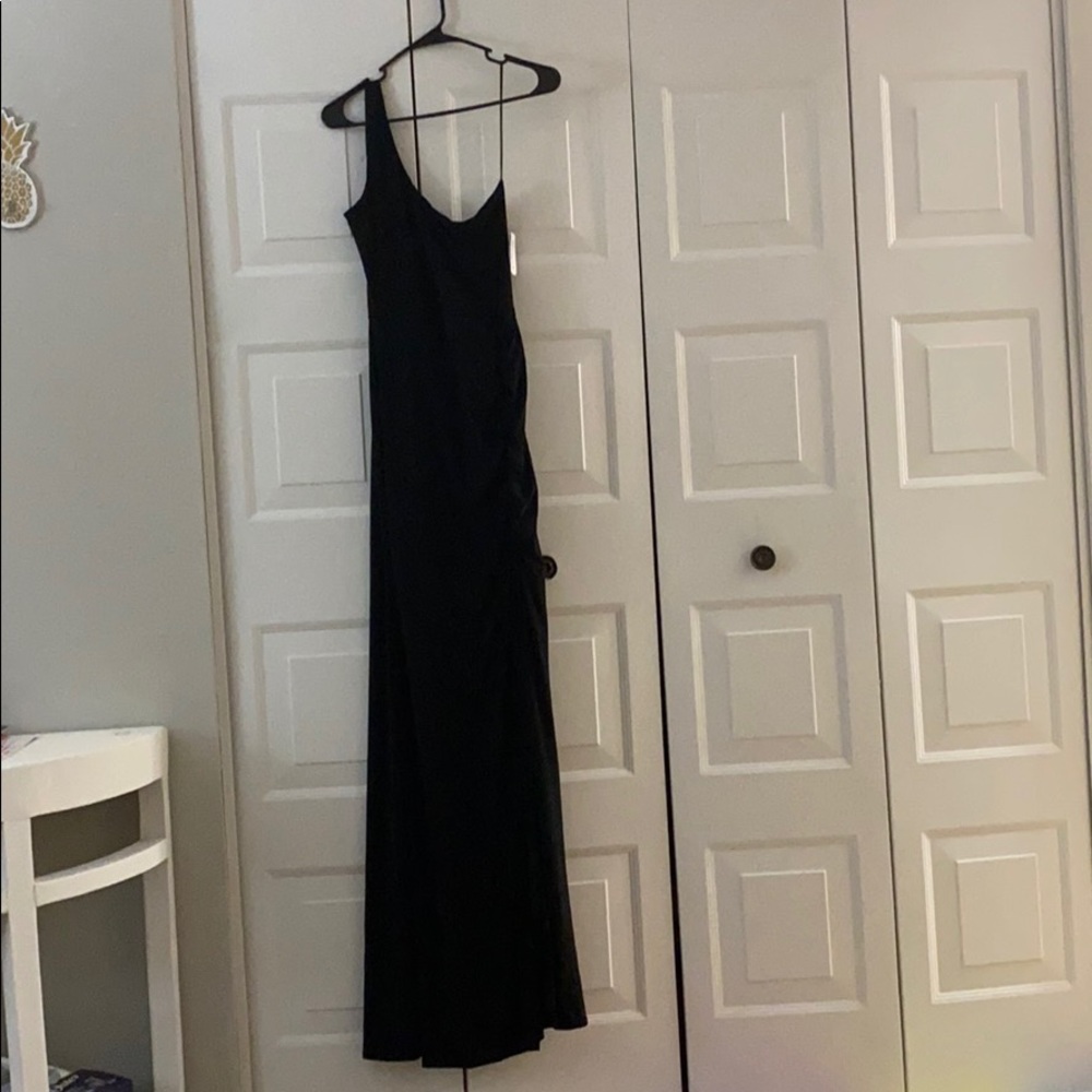 Black Windsor Evening One-Shoulder Gown